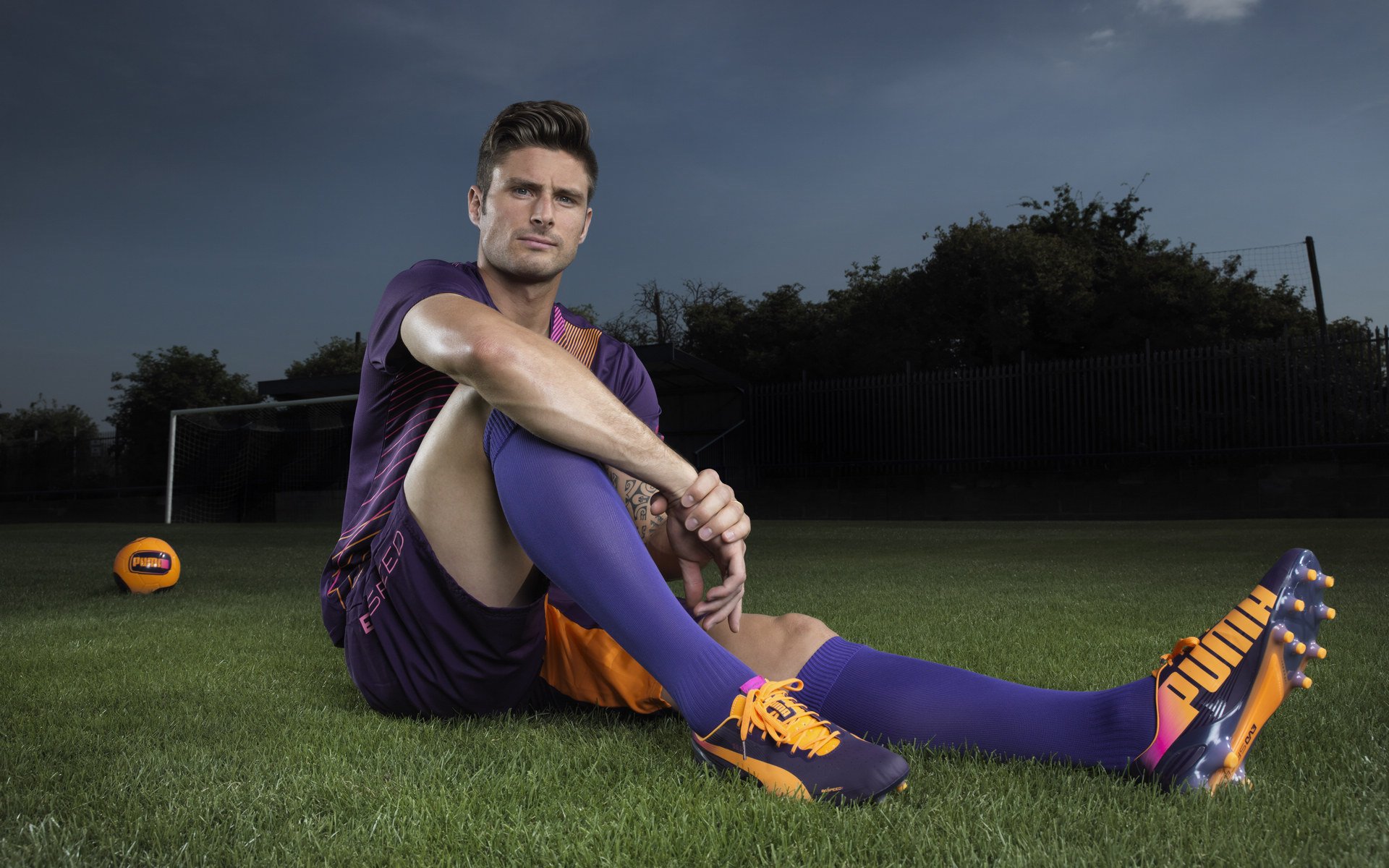 AYX体育-_足球少年未来之星：青训营培养新力量_，足球少年养成